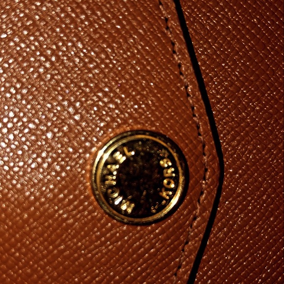 Michael Kors Wallet - Picture 6 of 7